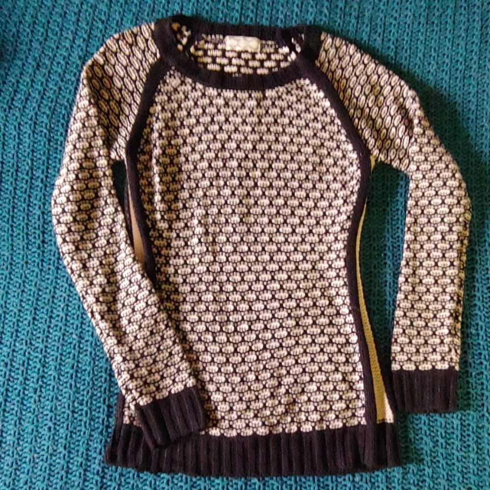 Trendy sweater top